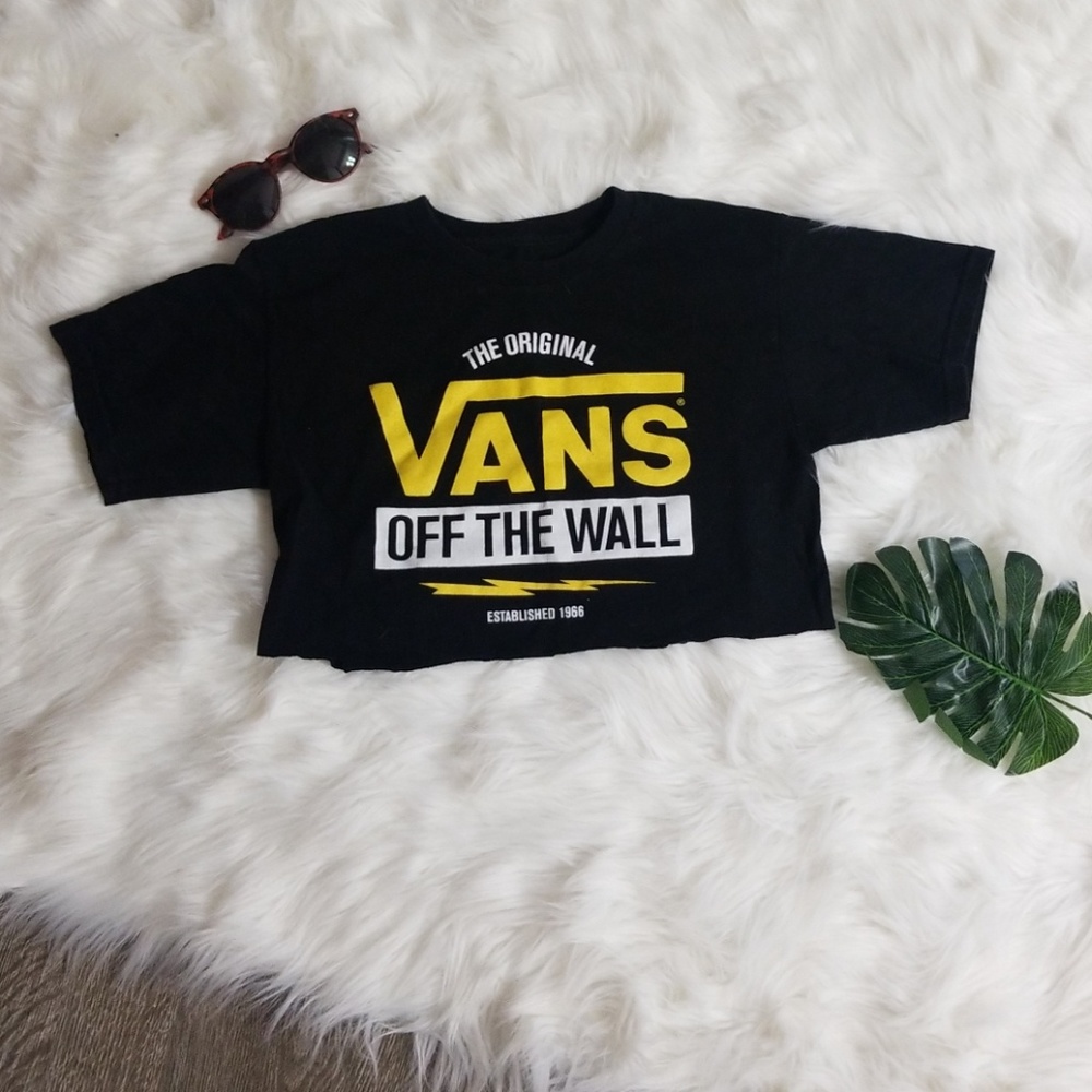 Van's- crop tee